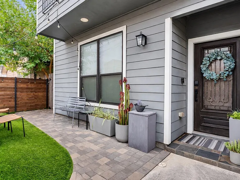 1206 W 14th St — Photo 5