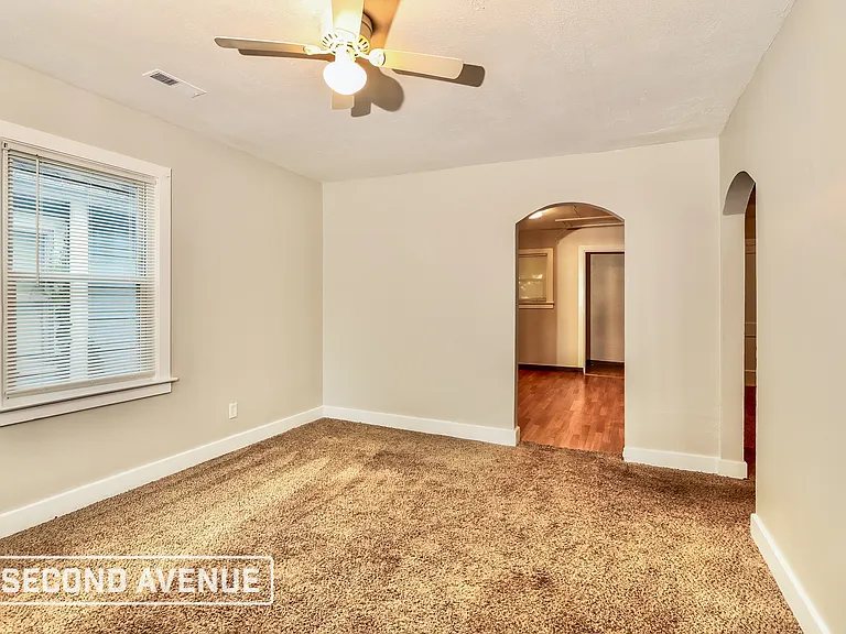 3746 Kahlert Ave — Photo 9