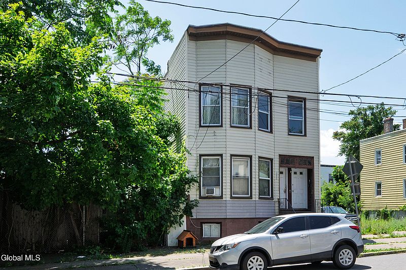 2nd image of 292 Sheridan Avenue
