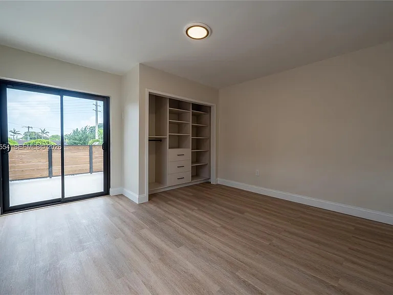 370 Flagami Blvd — Photo 28