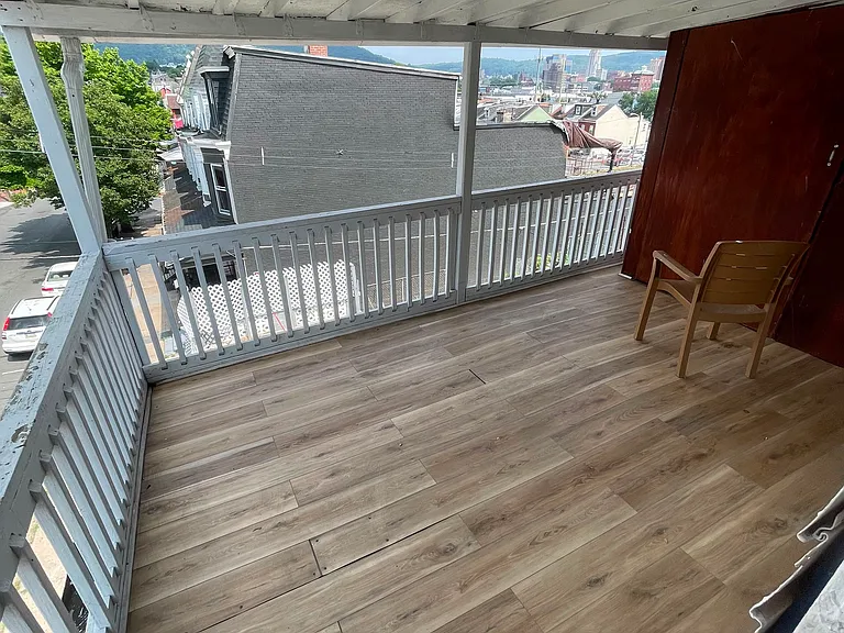 569 N Front St #2 — Photo 18