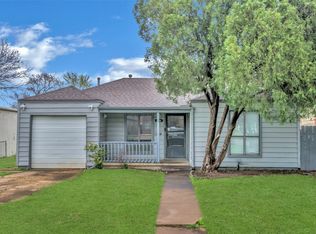 326 NW 14th St, Grand Prairie, TX 75050