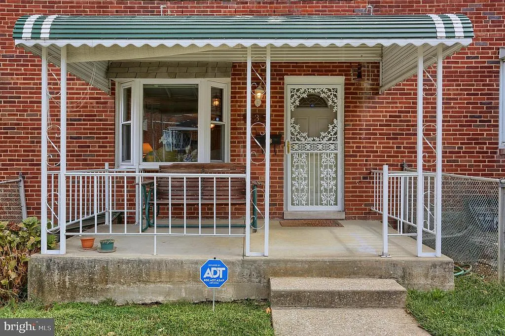 837 N Augusta Ave photo 1