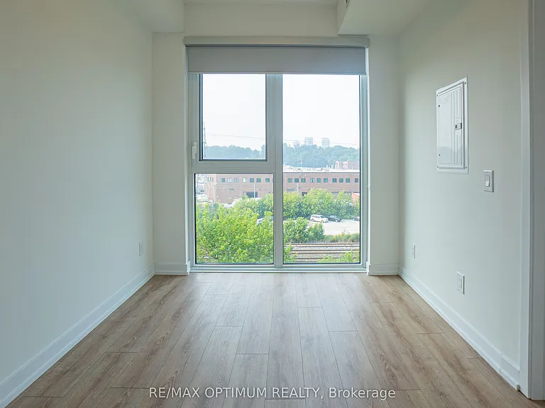 500 Dupont St #512 — Photo 9