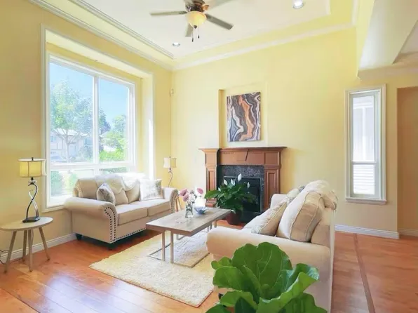 6194 175a St, Surrey, BC V3S 4B7