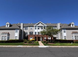 2406 Timber Ridge Ct, Parlin, NJ 08859