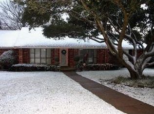 1000 Poe Ln, Mansfield, TX 76063