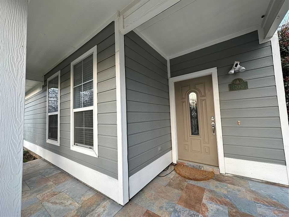 1st image of 1700 Goodwin Dr