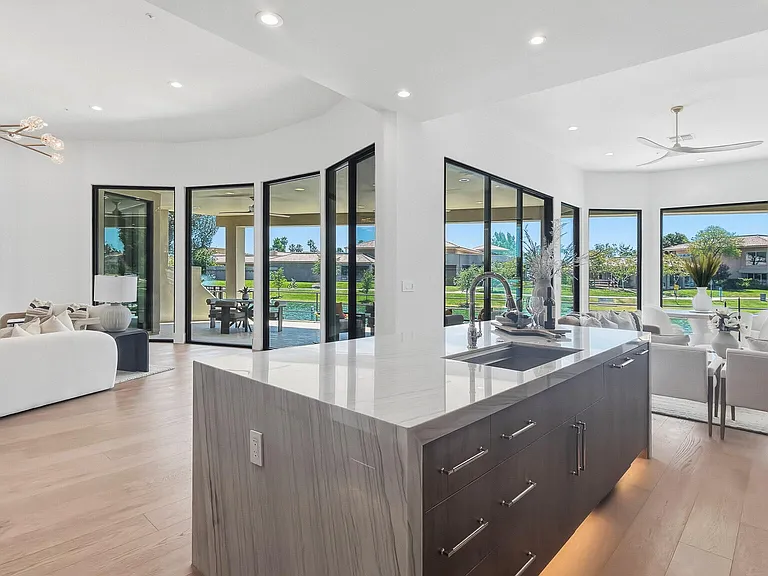 8429 E Del Camino Dr — Photo 15