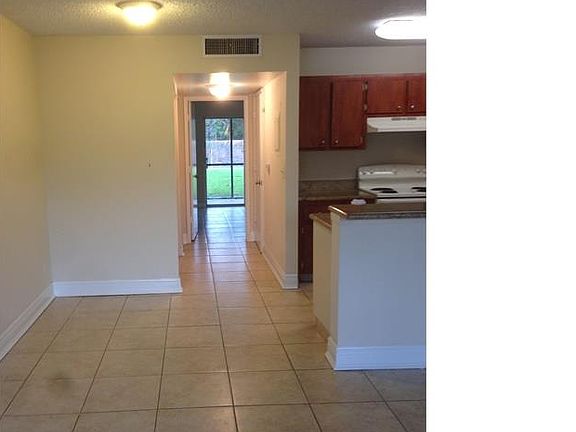 2nd image of 1411 Meadows Cir W #1411