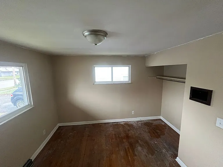 4493 E Livingston Ave — Photo 3