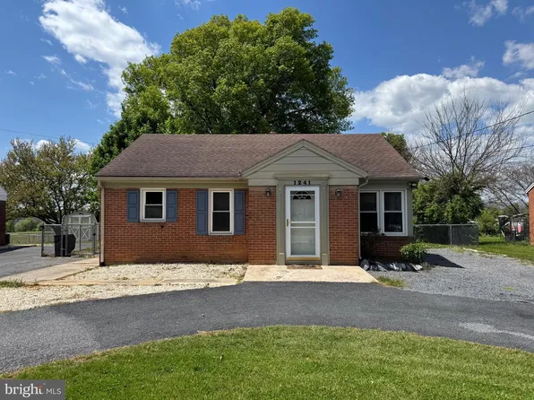 1241 S Main St, Chambersburg, PA 17201
