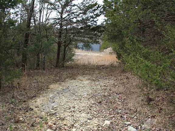 4th image of 417 Highway 14 N