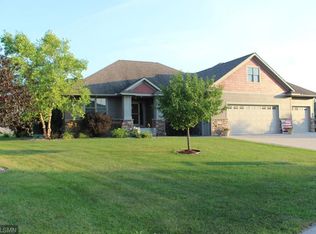 1204 20th St E, Glencoe, MN 55336