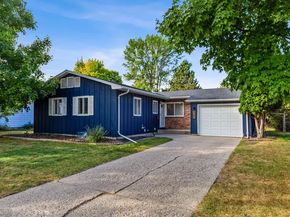 2305 9th St S, Fargo, ND 58103