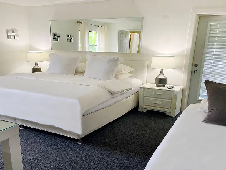 Bedroom Nr 1 with 1 King or 2 Twins and one single extra bed. Comfortable beds with memory foam for your beauty sleep.