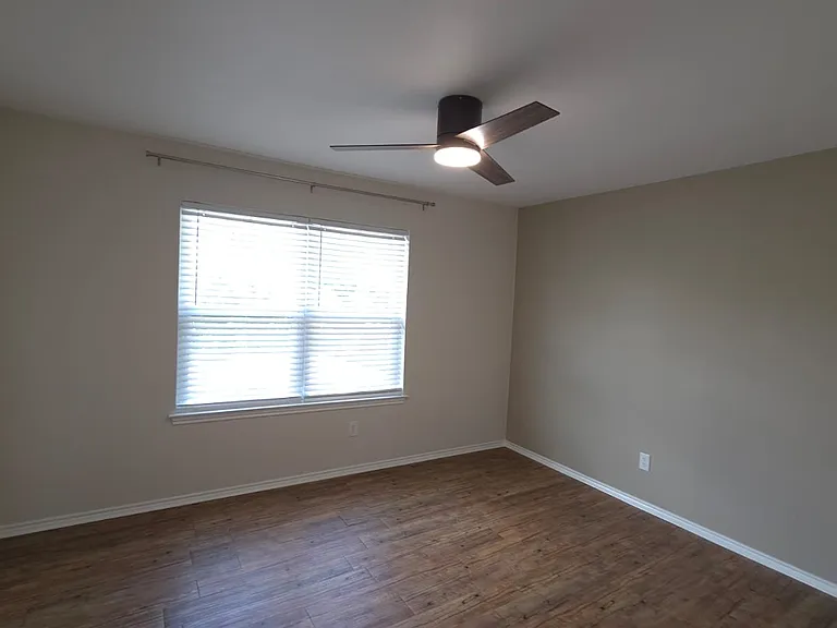 Colony Ct — Photo 13