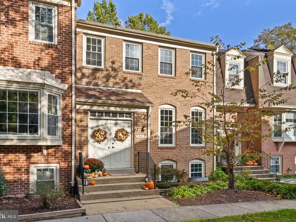 10415 Carriagepark Ct, Fairfax, VA 22032