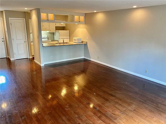 3rd image of 6501 E Hill Dr APT 304