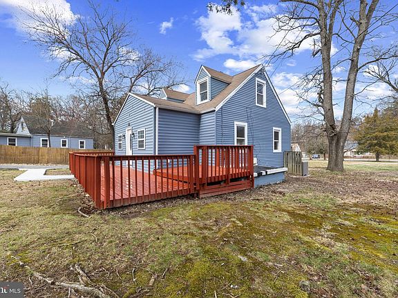 2nd image of 4104 Maple Rd