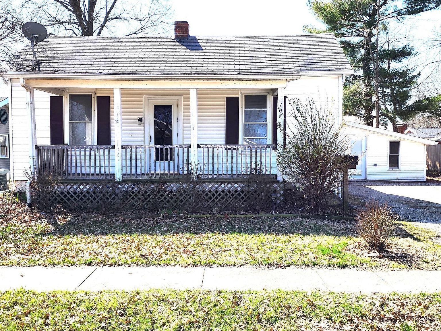 708 W Mill St, Staunton, IL 62088 Zillow