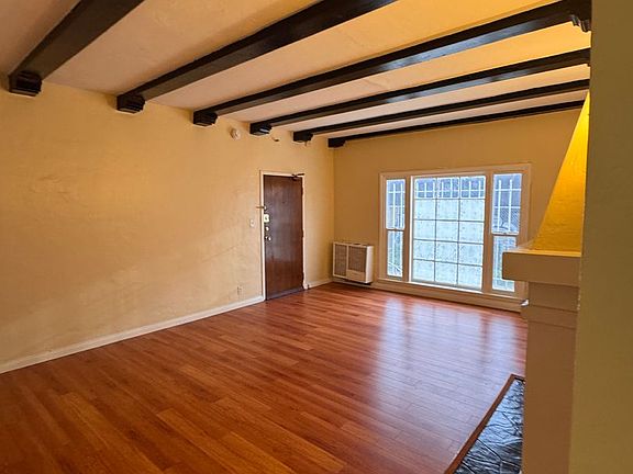 3rd image of 650 S Detroit St APT 106