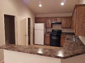 1st image of 905 Honey Locust Ln