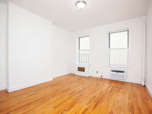 2nd image of 1643 2nd Ave #49