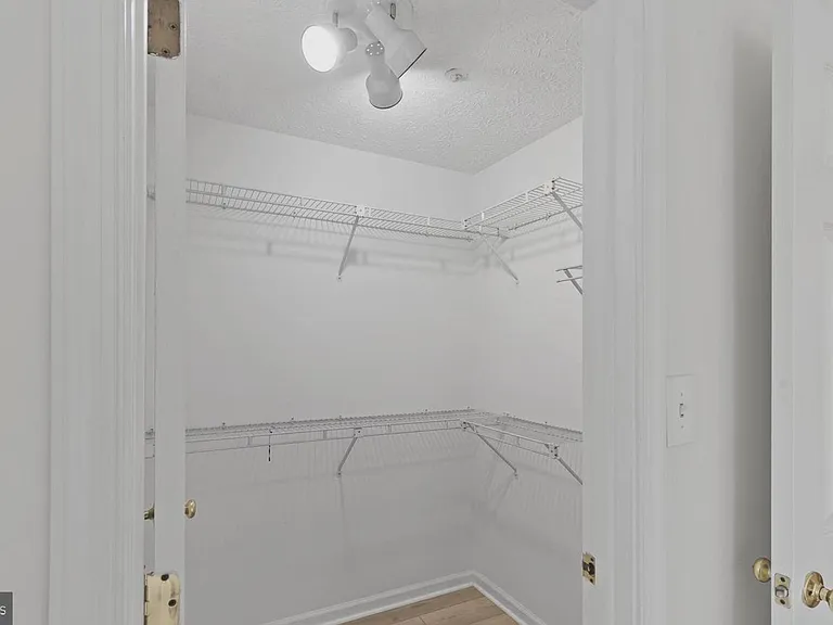 700 Orchard Overlook #203 — Photo 9