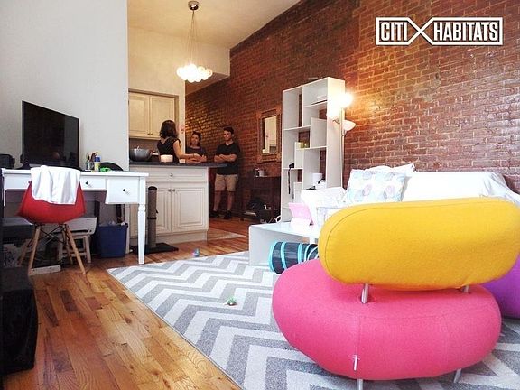 3rd image of 102 W 74th St APT 4C