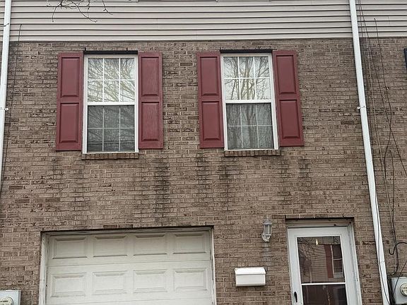 2nd image of 1124 E 14th St