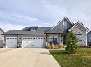 817 N 10th Ave, Winterset, IA 50273
