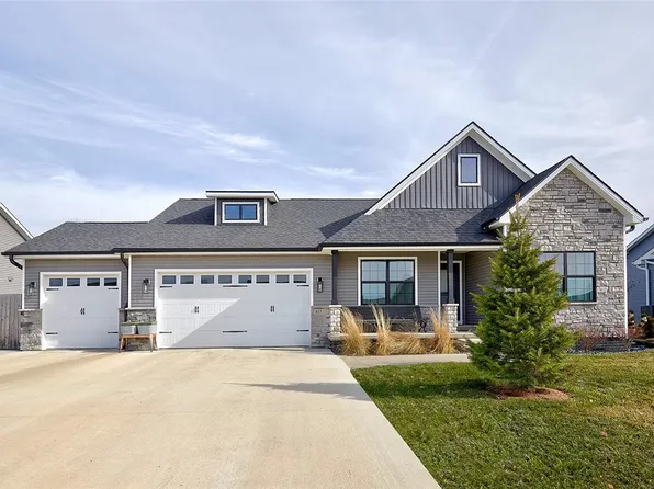 817 N 10th Ave, Winterset, IA 50273