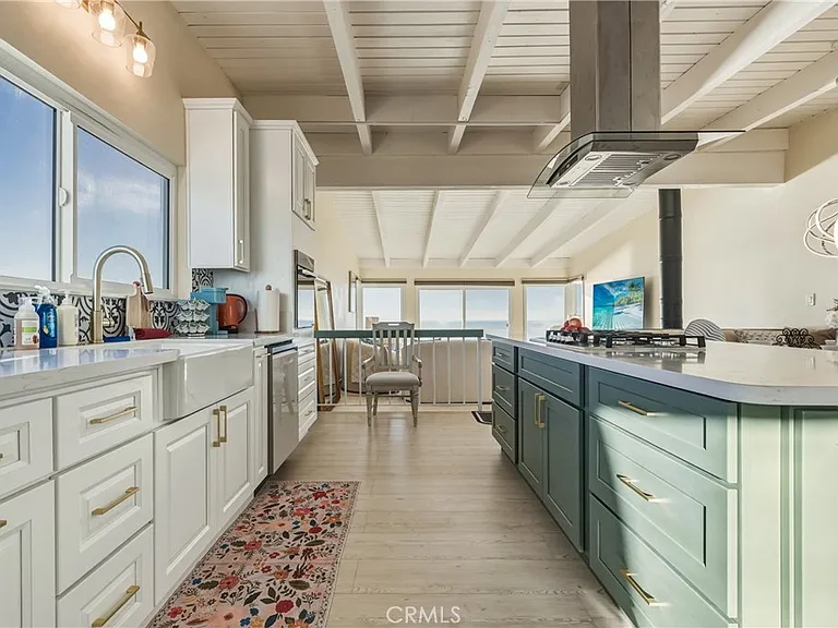 883 Katella St — Photo 18