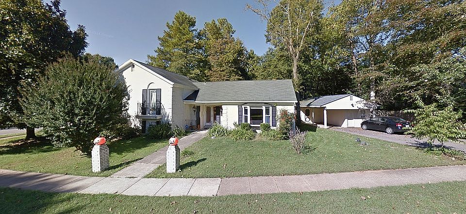 1st image of 15802 Dickerson Pl