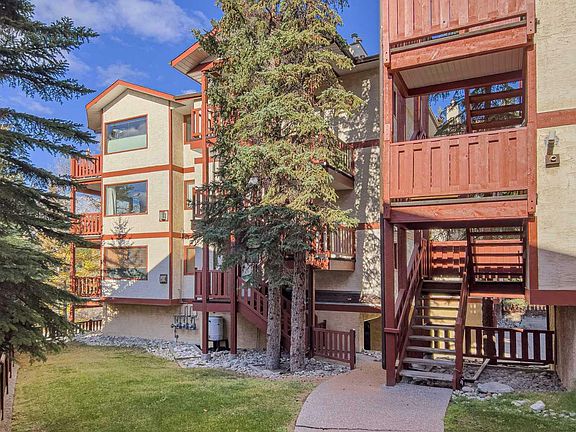 2nd image of 4-8 Blackrock Cres #4