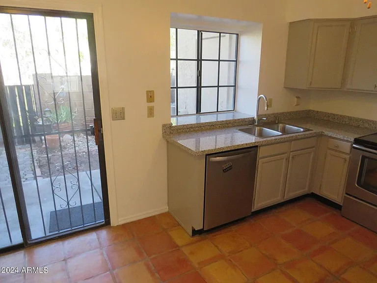 921 W University Dr #1129 — Photo 7