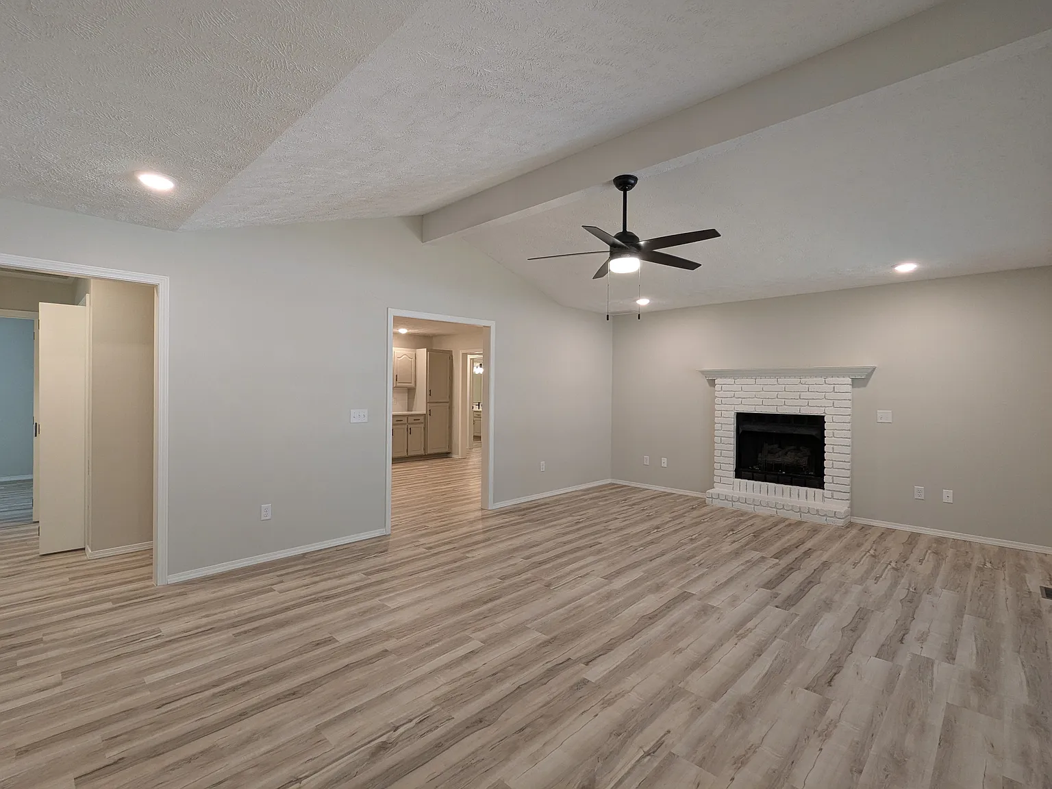 3 bed, 1825 sqft, $1,850 — Photo 2
