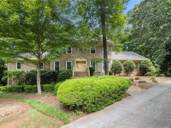 4981 Forestglade Ct, Stone Mountain, GA 30087