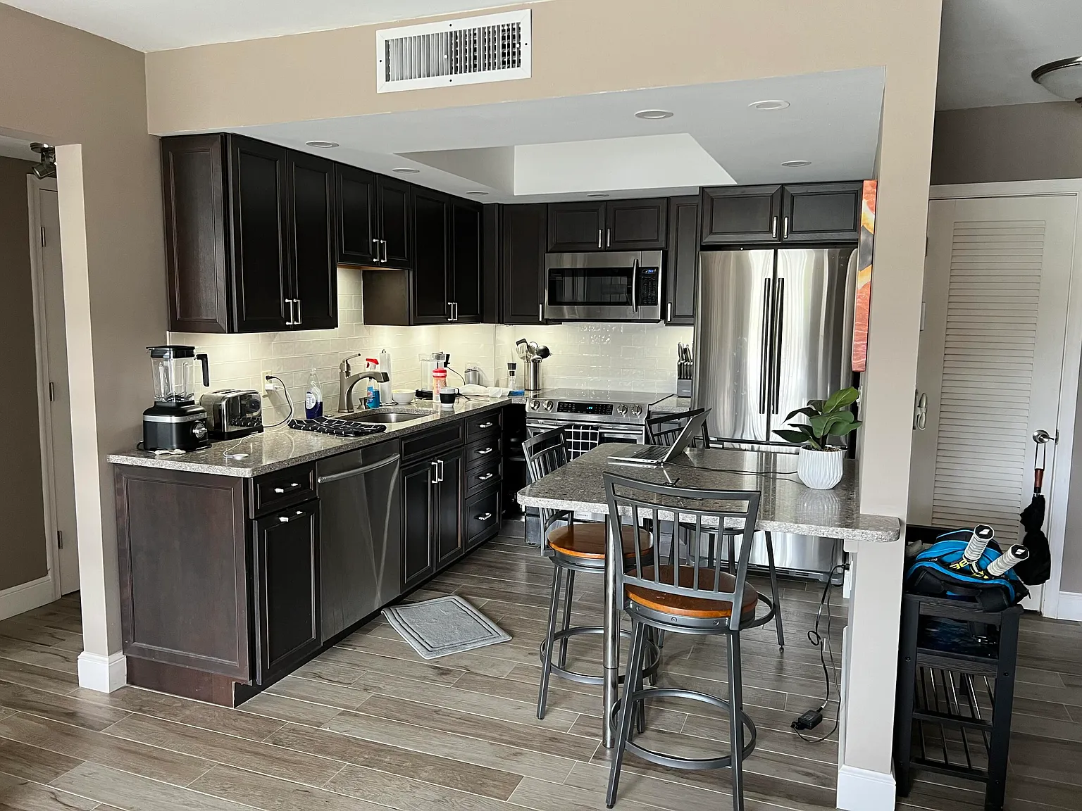 1 bed, 1.5 bath, 702 sqft, $2,000 — Photo 1