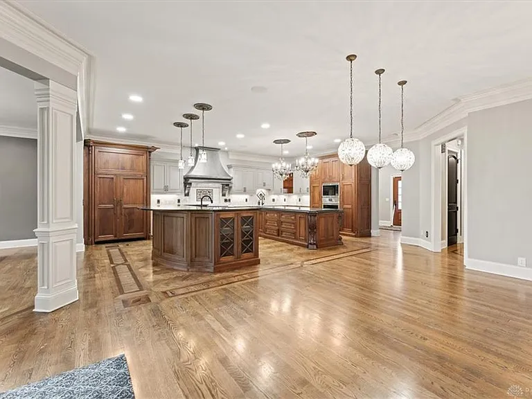 9020 Whisperinghill Dr — Photo 41