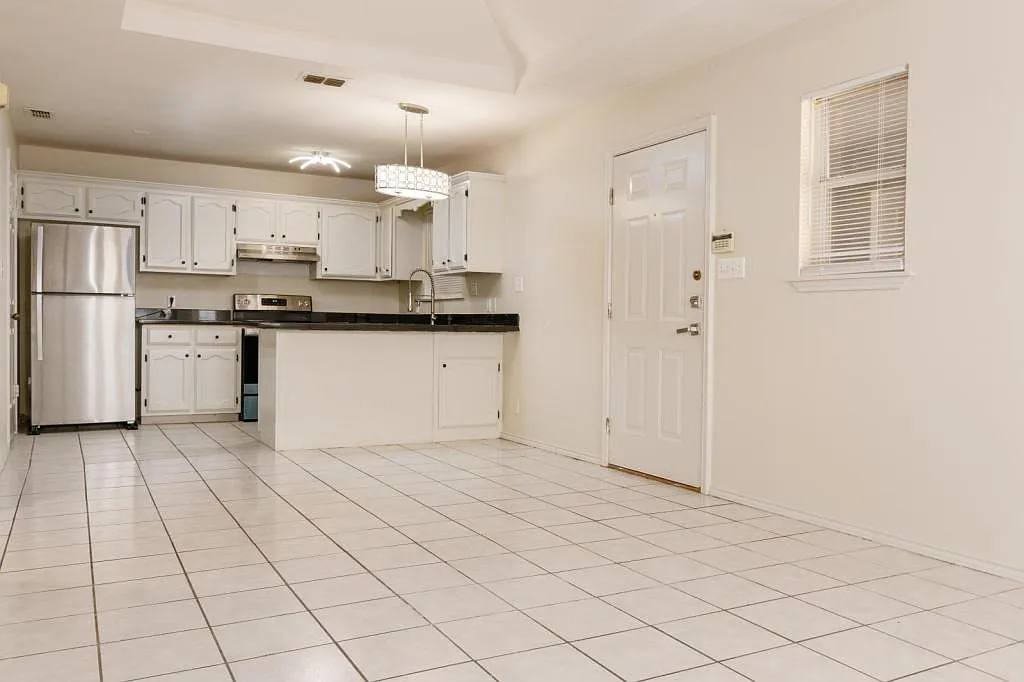 1802 Oasis Dr, unit 207 — Photo 3