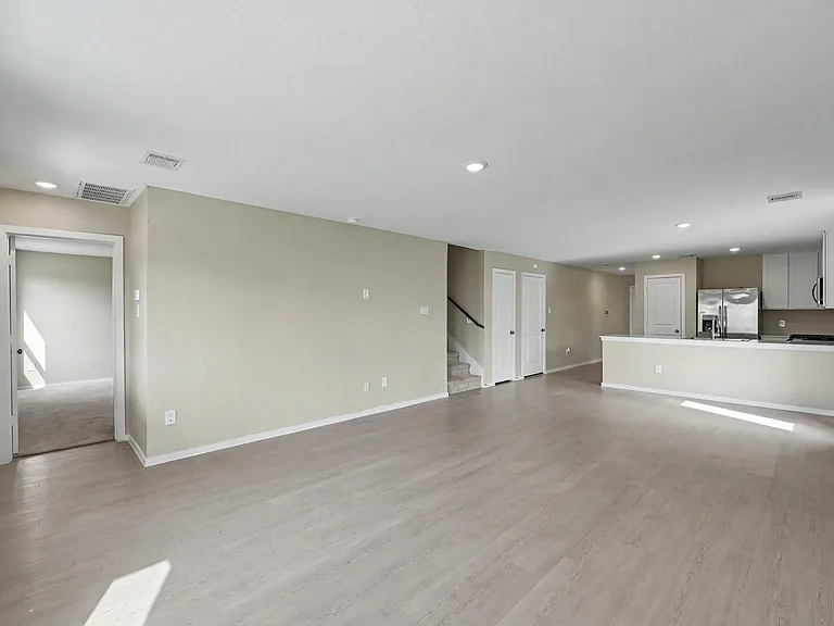 21154 Vercelli St — Photo 10