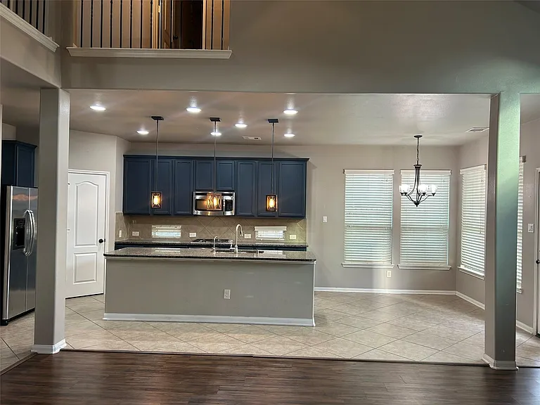 7936 Lake Commons Dr — Photo 13