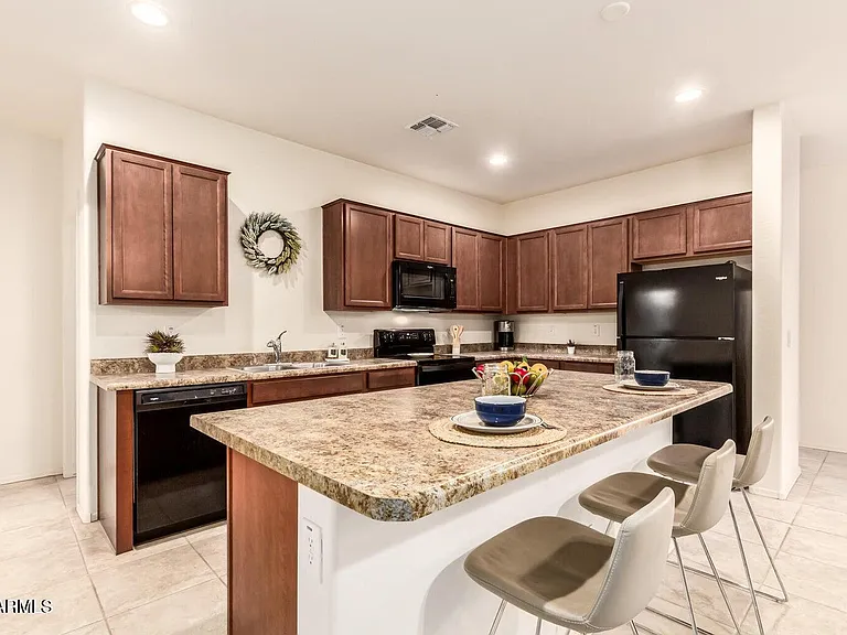 21612 W Kimberly Dr — Photo 4