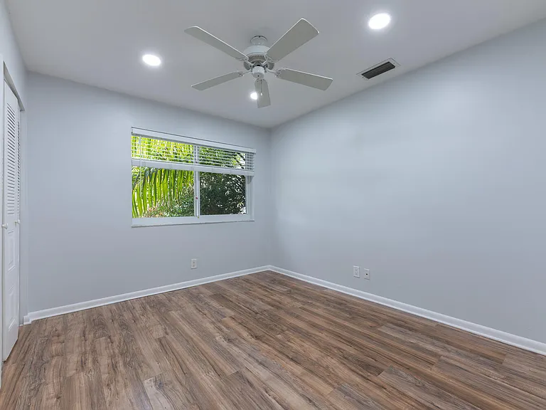4695 Brandywine Dr — Photo 14