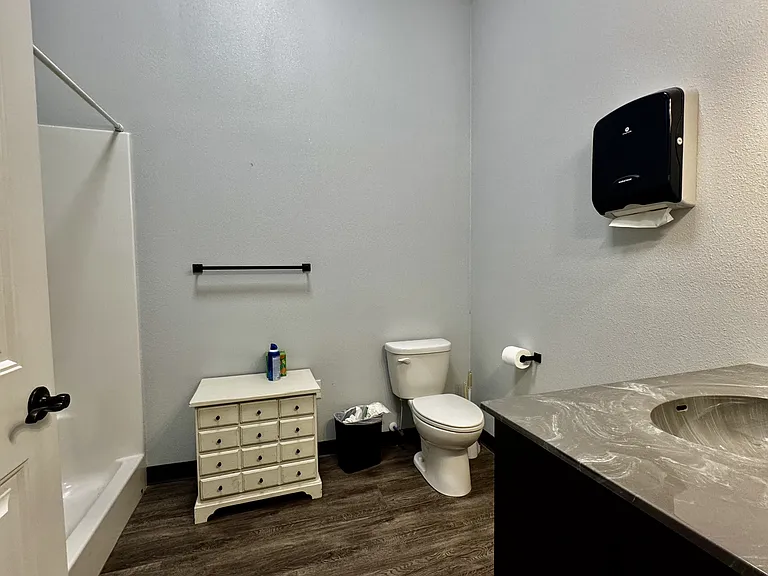 266 S Jefferson Ave #B — Photo 10