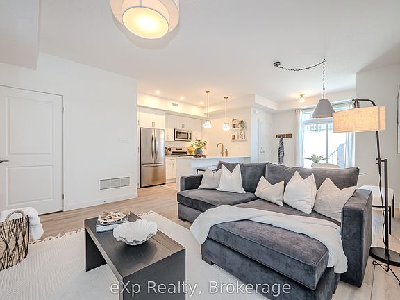 4th image of 824 Woolwich St #72