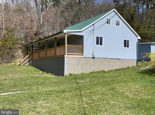 1015 Highland Ridge Rd, Berkeley Springs, WV 25411