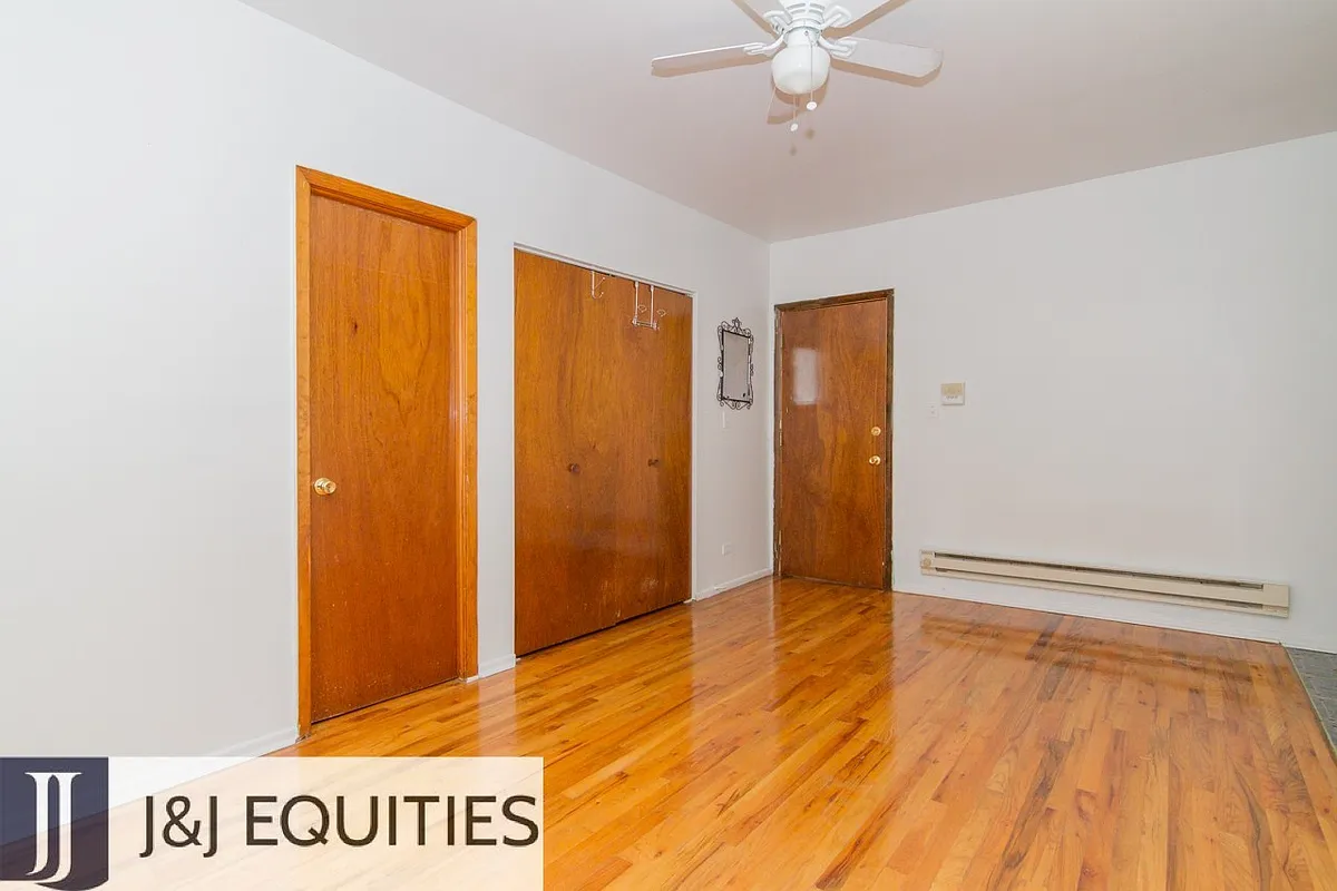 Building Photo - 4501-4515 N Malden St